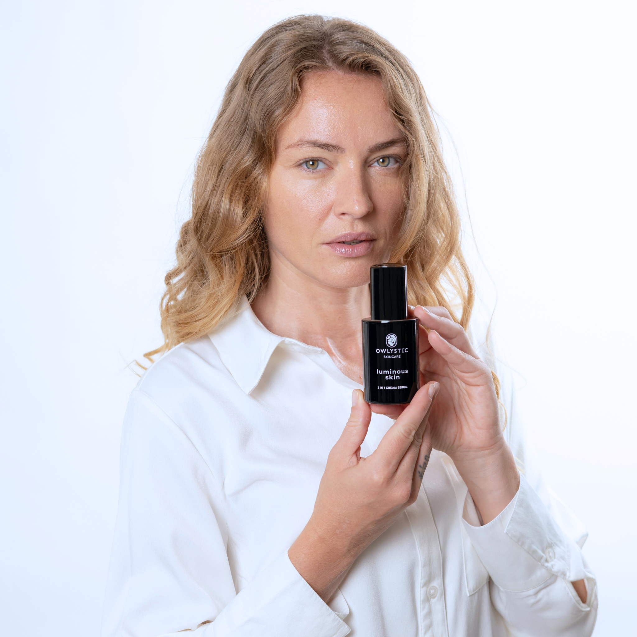 ESSENTIAL - Routine minimal con 3 prodotti multifunzionali per una pelle sana e luminosa