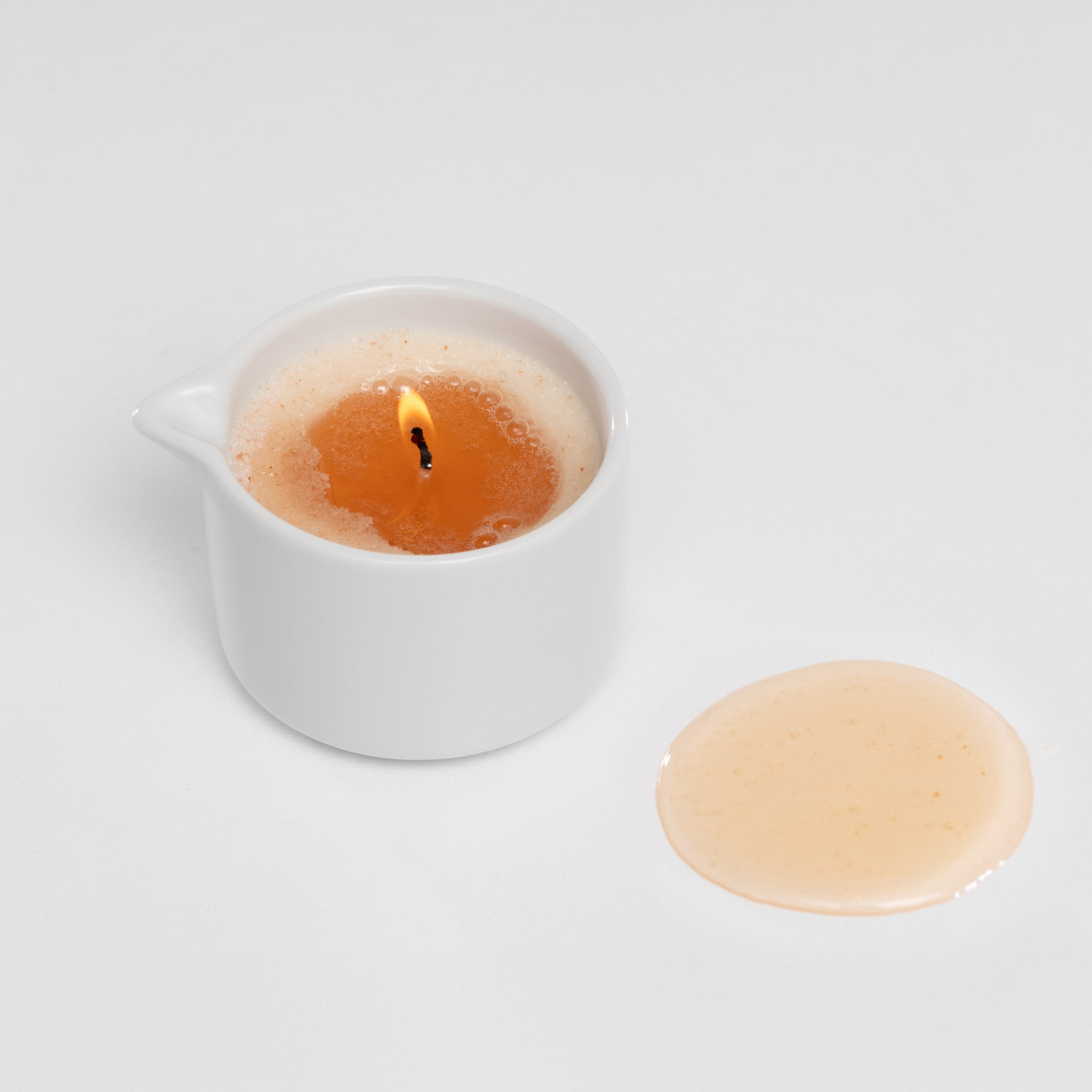 Silk & Salt - Candela da massaggio corpo con olio di karité e sale dell&