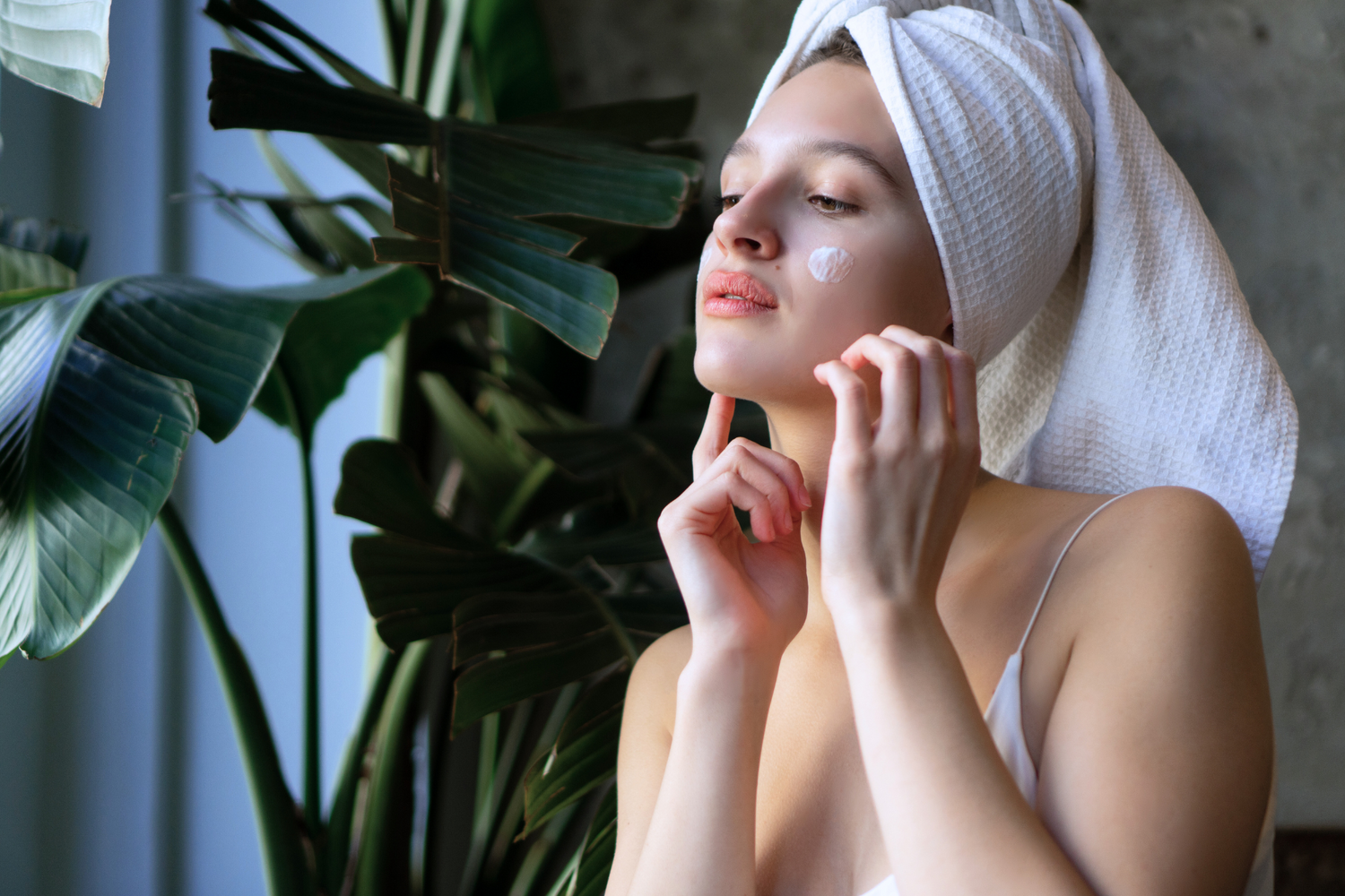 Effetto Rebound: 5 consigli per prevenire l’acne post-estate
