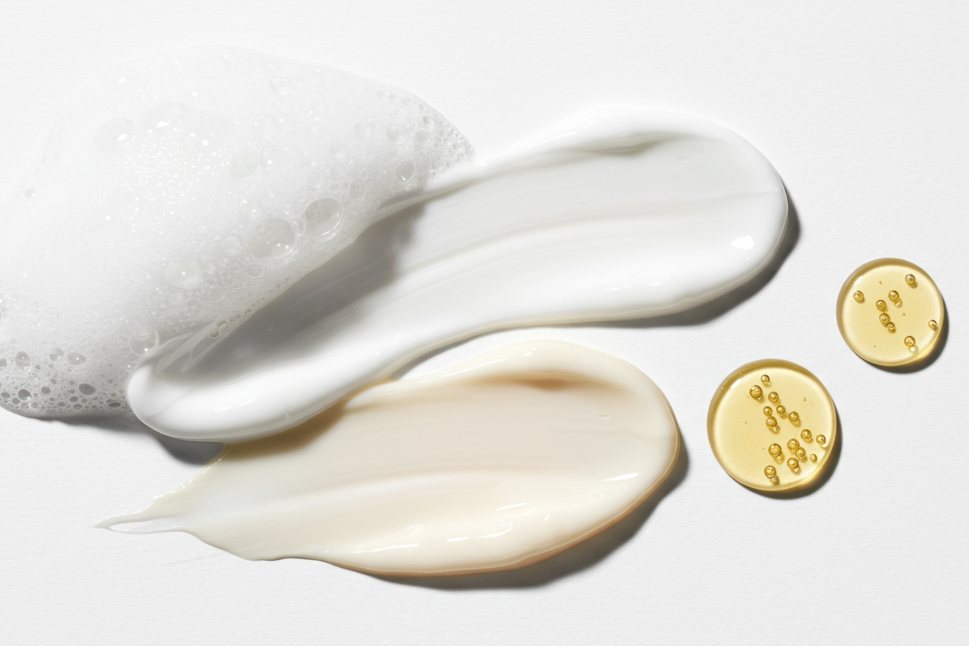 Quanto siero e quanta crema viso usare? Le quantità corrette nella skincare
