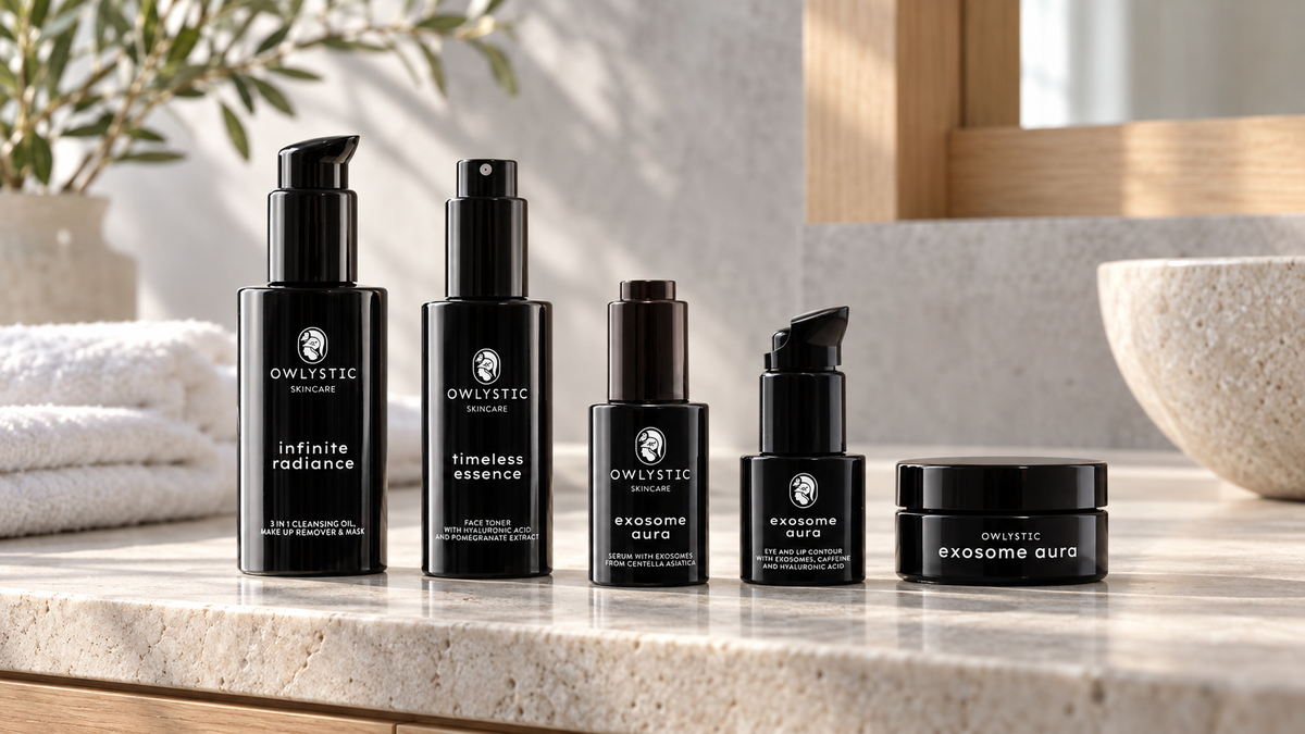 Routine viso per la pelle in menopausa: olio detergente Infinite Radiance, tonico Timeless Essence, siero, contorno occhi e crema Exosome Aura